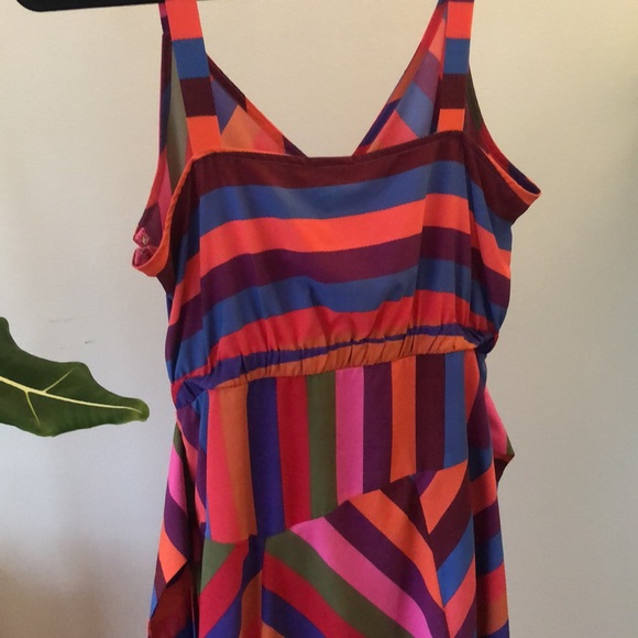3/$20 Lovely bright geometric tie dress - Picture 5 of 5